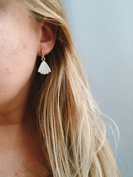Tuula Earrings in Smooth White Pearl